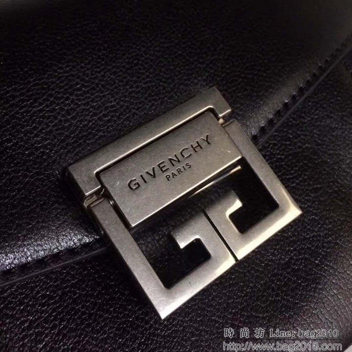 GlVENCHY紀梵希 巴黎走秀新款 正品開版 中號 單肩斜挎包  tsg1031
